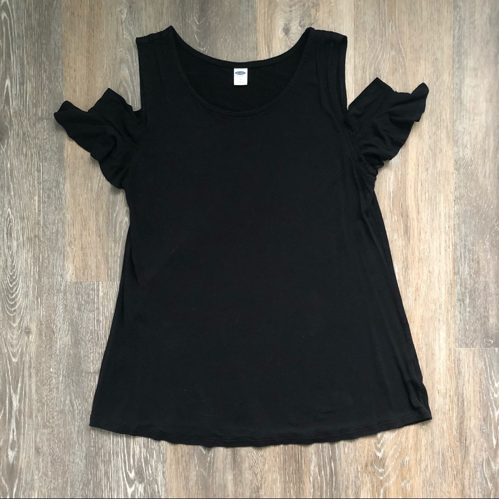 EUC Old Navy open shoulder flutter sleeve shirt